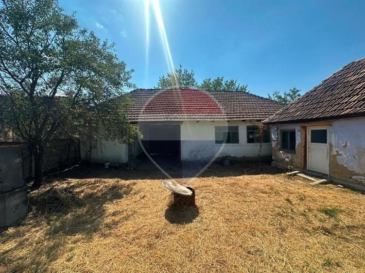 Casă individuală cu 3 camere cu Teren 1151 Mp în Săldăbagiu Mic