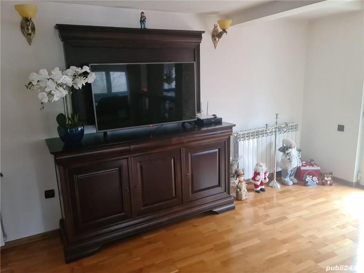 Casă cu 6 camere cu Teren 950 Mp în Fieni