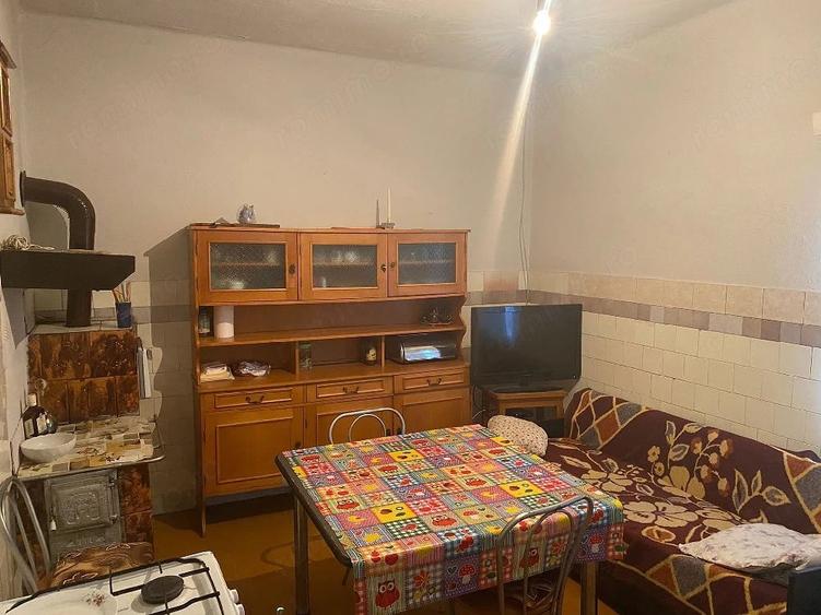 Casă cu 4 camere cu Teren 150 Mp în Cenei