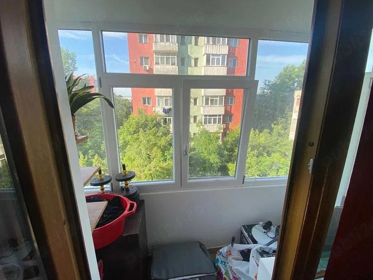 Apartament cu 2 camere semidecomandat în Podu Roș