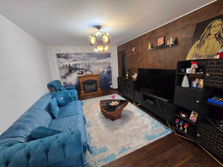 Apartament cu 3 camere decomandat în Central