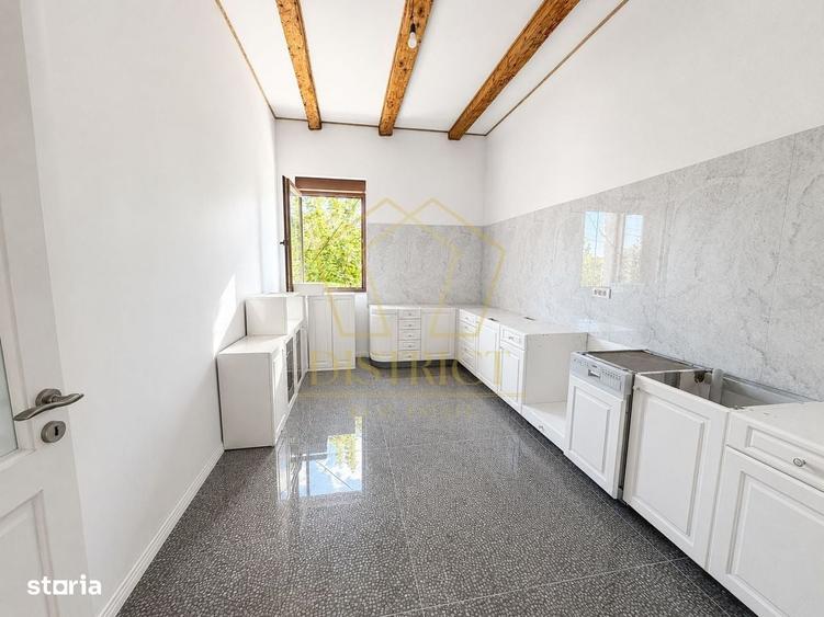 Casă cu 4 camere în Jupani