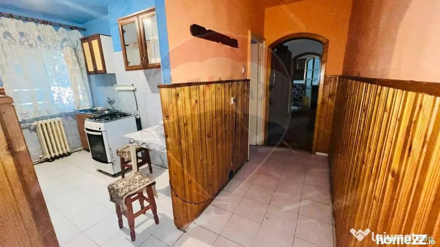 Apartament cu 2 camere semidecomandat în Rogerius