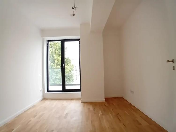 Apartament cu 4 camere decomandat în Unirii