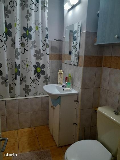 Apartament cu 3 camere decomandat în Exterior Vest