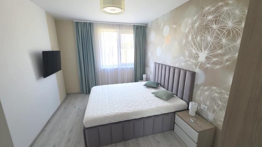 Apartament cu 3 camere decomandat în Cetate