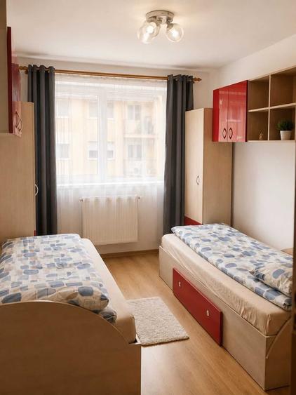 Apartament cu 3 camere decomandat în Central