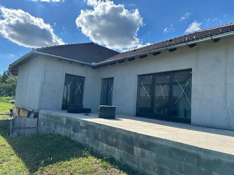 Casă cu 6 camere cu Teren 810 Mp în Central