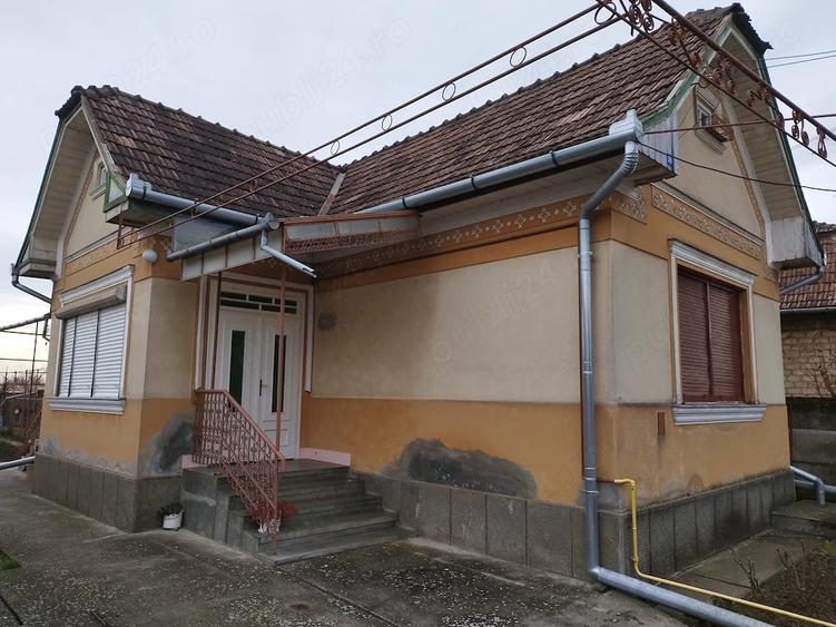 Casă cu 2 camere cu Teren 368 Mp în Viișoara