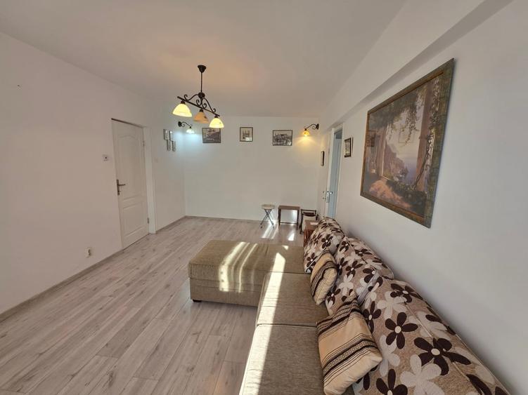 Apartament cu 2 camere semidecomandat în Titan
