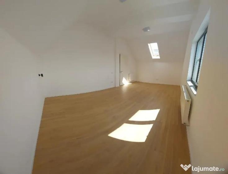 Casă cu 5 camere cu Teren 300 Mp în Central