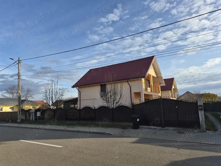 Casă cu 4 camere cu Teren 427 Mp în Central