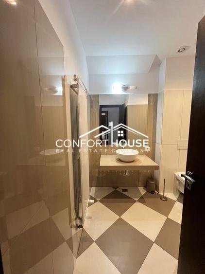 Duplex cu 6 camere cu Canalizare în Iancu Nicolae