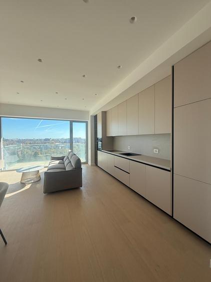 Apartament cu 3 camere decomandat în Aviației