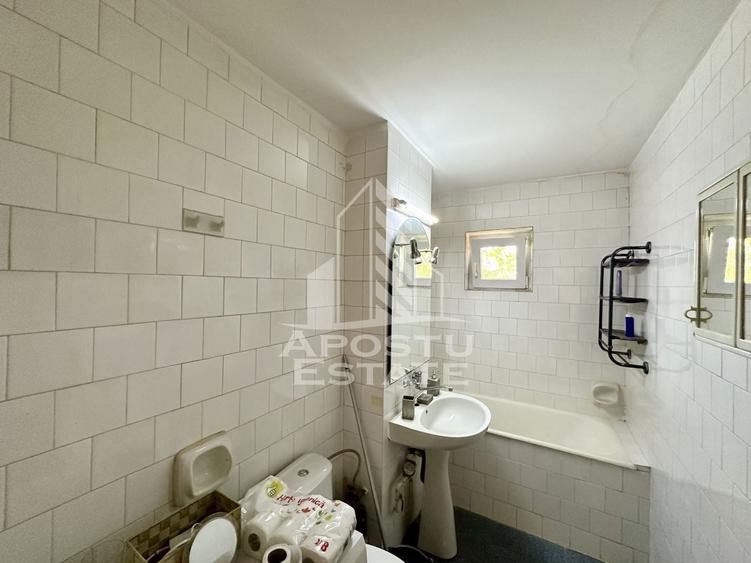 Apartament cu 2 camere semidecomandat, mobilat în Lipovei