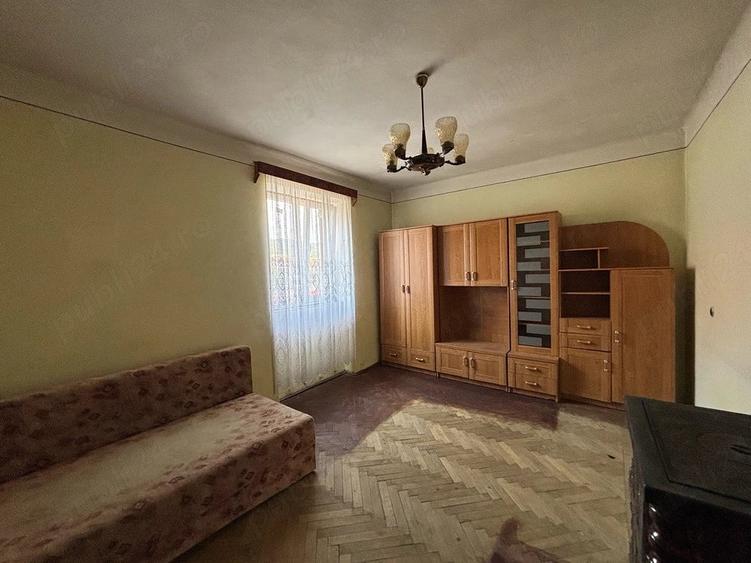 Apartament cu 2 camere decomandat în Băița