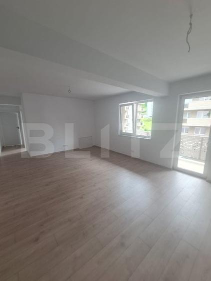 Comision Zero, Apartament semidecomandat, 3 camere, finisaje noi - 1
