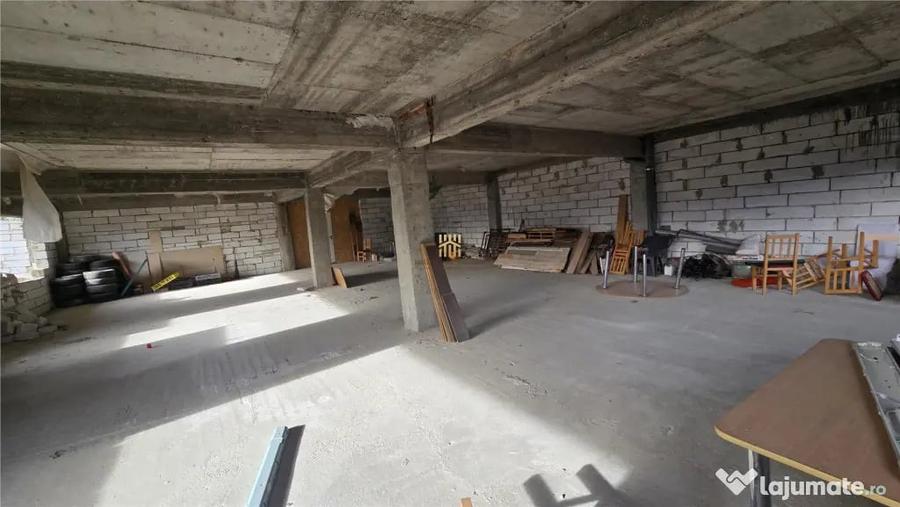 Spațiu comercial, de 1,150 mp, în Frasin