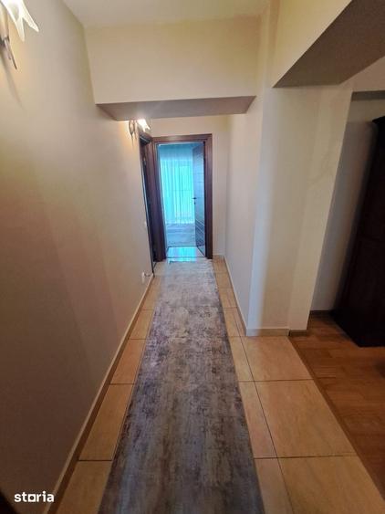Apartament cu 3 camere în Decebal