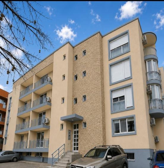 Apartament cu 3 camere decomandat, mobilat în Central