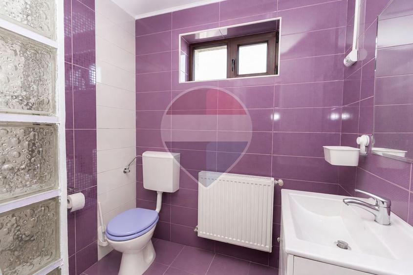 Casă cu 6 camere cu Teren 509 Mp în Vest