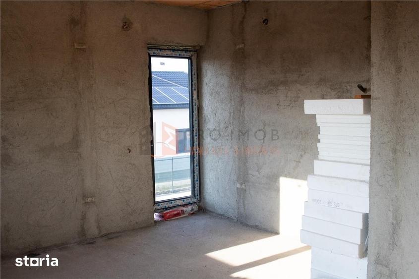Casă cu 5 camere decomandat cu Teren 480 Mp în Mărăcineni