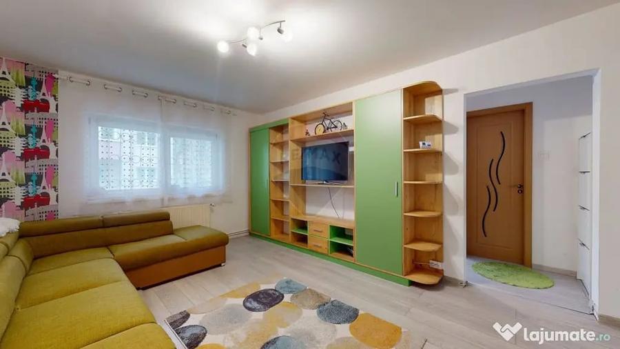 Apartament cu 3 camere semidecomandat în Centrul Istoric