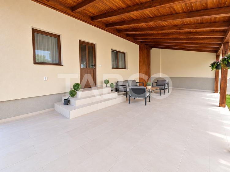 Casă individuală cu 4 camere cu Canalizare în Șura Mică