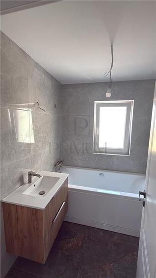 Duplex cu 4 camere cu Canalizare în Moșnița Nouă