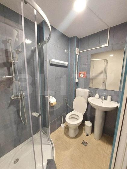 Casă individuală cu 15 camere cu Teren 100 Mp în Albert