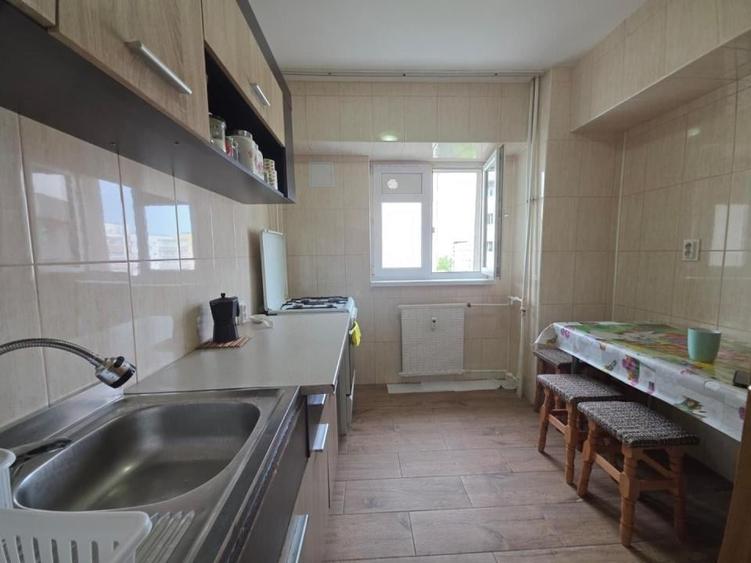 Apartament cu 3 camere în Militari