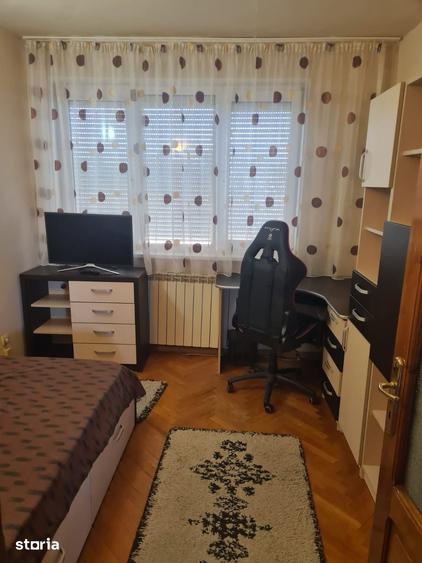 Apartament cu 3 camere, mobilat în Cantemir