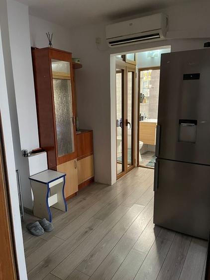 Apartament cu 2 camere decomandat în Micro 20