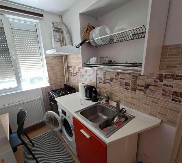 Apartament cu 2 camere semidecomandat, mobilat în Drumul Taberei