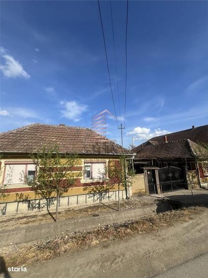 Casa cu teren de 2300 mp in Almasul Mare Bihor - 1