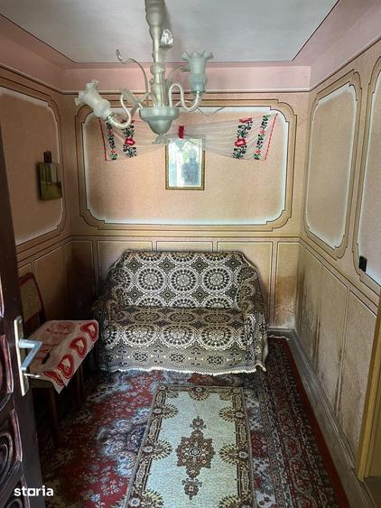 Casă cu 4 camere cu Teren 983 Mp în Peretu