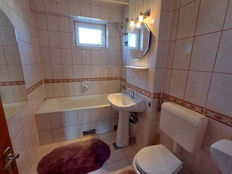 Apartament cu 3 camere decomandat în Andrei Mureșanu