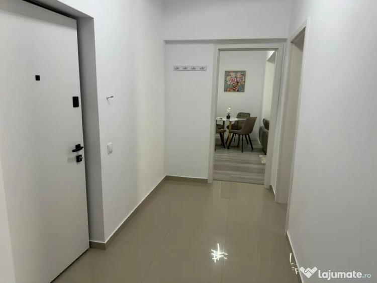 Apartament cu 3 camere decomandat în Rafinaria Vega