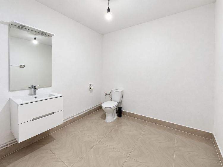 Spațiu comercial, de 100 mp, în UTA
