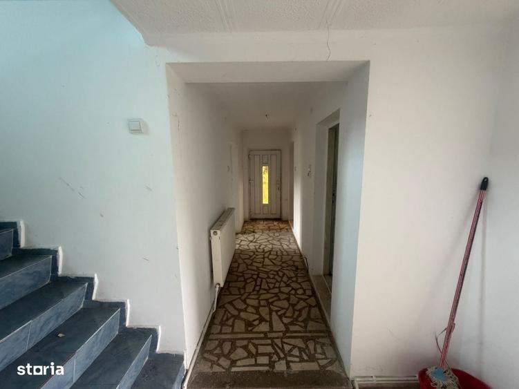 Casă cu 4 camere în Purcăreni