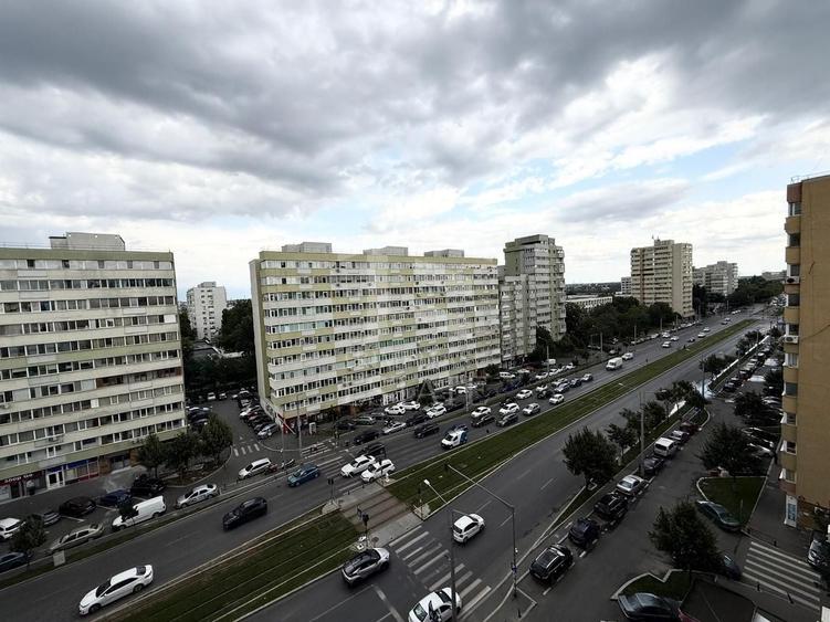 Apartament cu 3 camere decomandat în Pantelimon