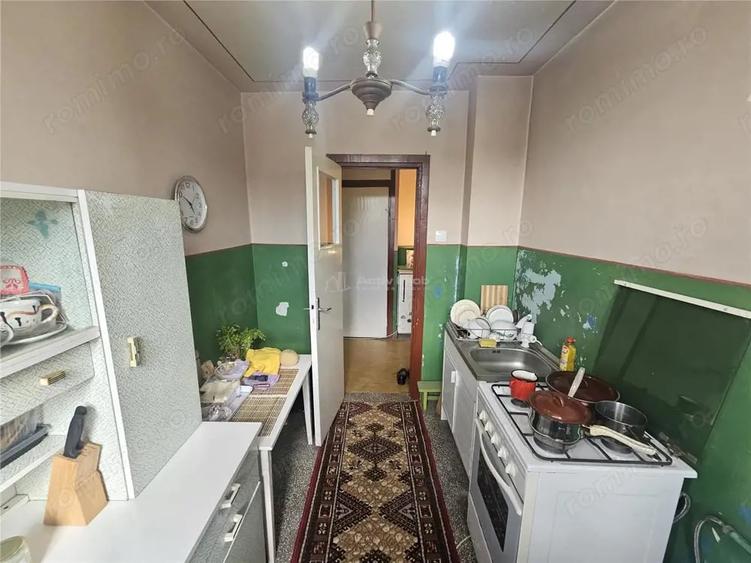 Apartament cu 2 camere semidecomandat în Micro I