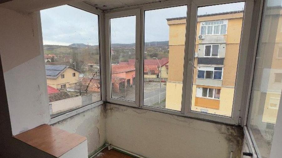 Apartament cu 3 camere semidecomandat în Nord