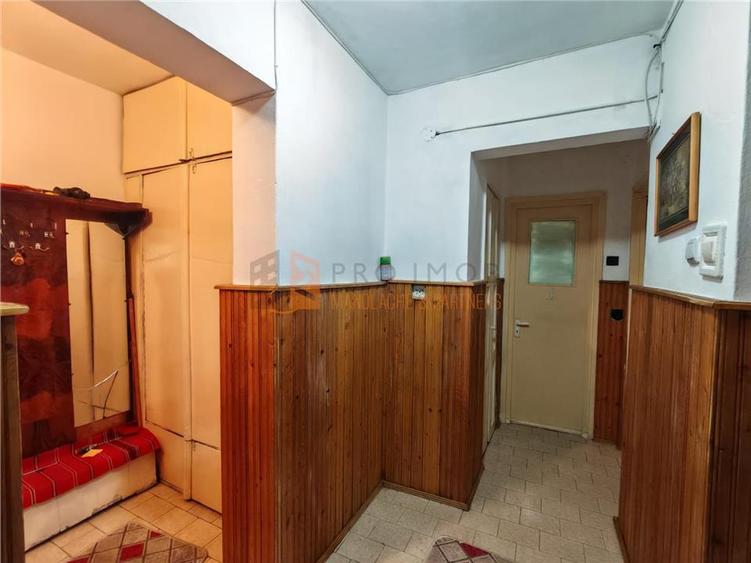 Apartament cu 2 camere decomandat, mobilat în Micro 5