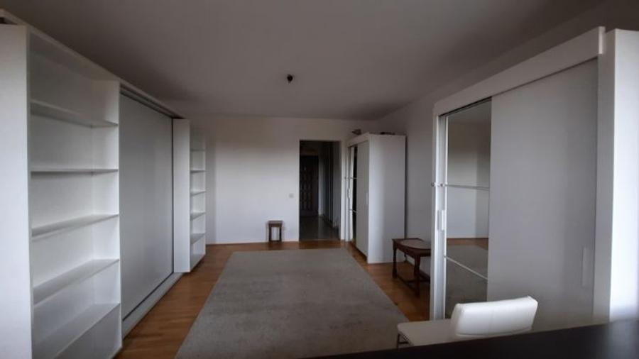 Apartament cu 1 camere decomandat în Pajura