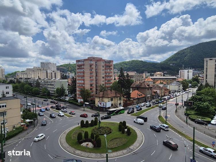 Apartament cu 3 camere decomandat, mobilat în Sud