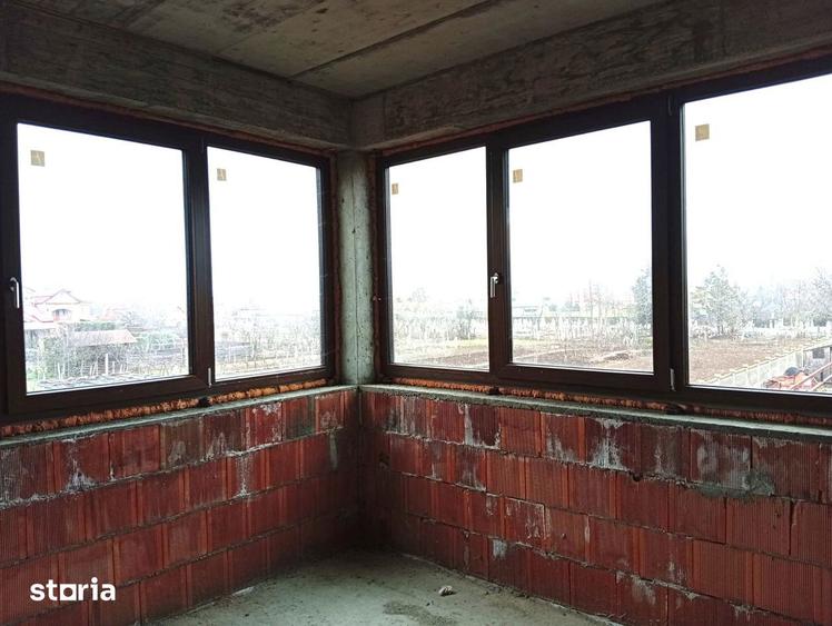 Casă cu 9 camere cu Teren 1400 Mp în Sânnicolau Mic