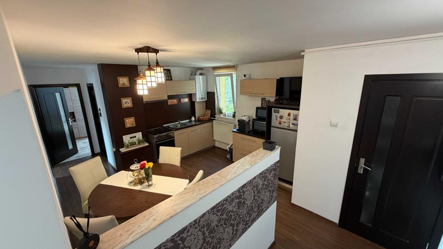 Apartament cu 3 camere decomandat în Vest