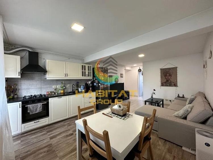 Apartament cu 3 camere decomandat, mobilat în Central