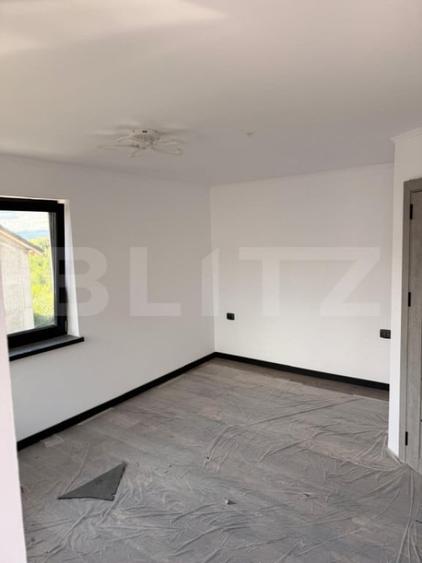 Casă cu 5 camere cu Teren 250 Mp în Central